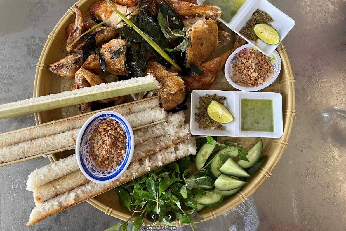 Gà nướng cơm lam Cô Sinh