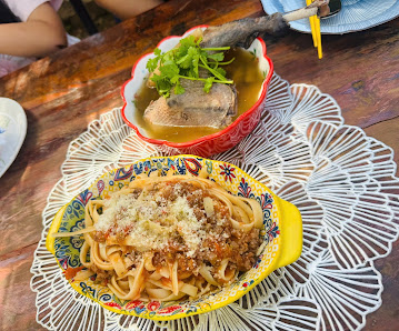 Pizza, gà hầm Bếp Cu Bở